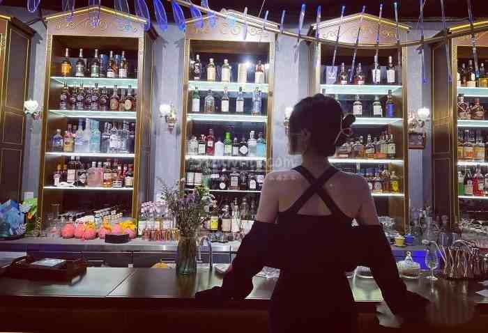 莲湖家庭式放松减压的国风网红酒馆—隐JIA Bar酒吧（前门店）插图2