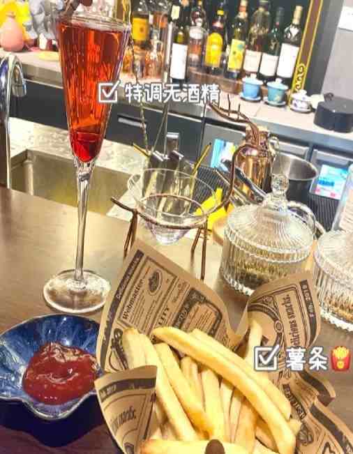 莲湖家庭式放松减压的国风网红酒馆—隐JIA Bar酒吧（前门店）插图3