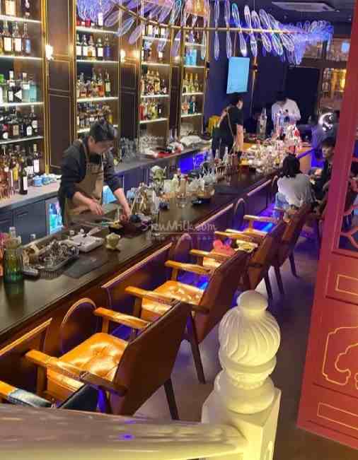 莲湖家庭式放松减压的国风网红酒馆—隐JIA Bar酒吧（前门店）插图